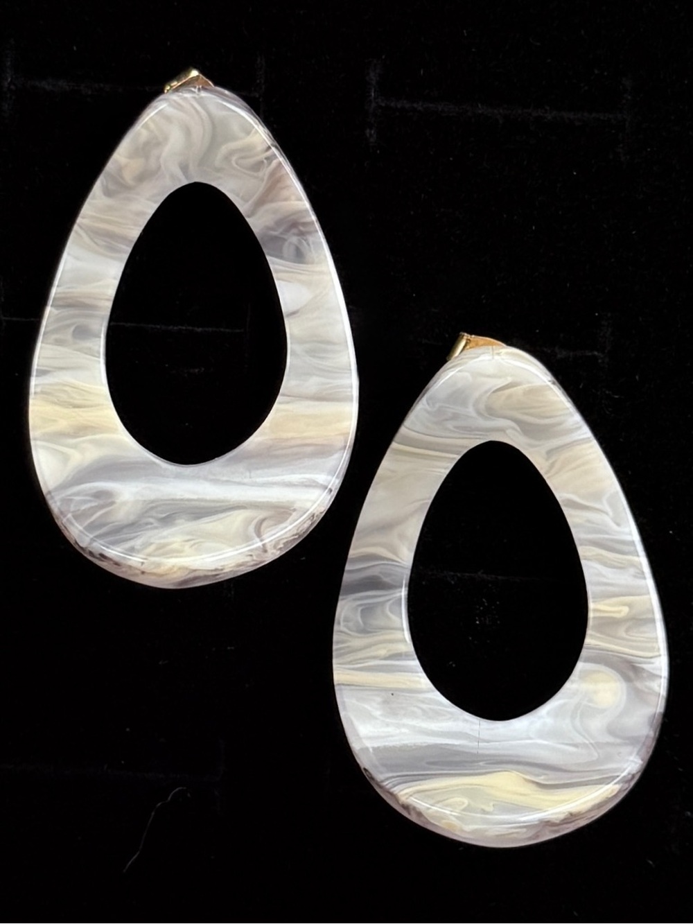 Interesting, scooped marble pattern, art deco costume pierced earrings